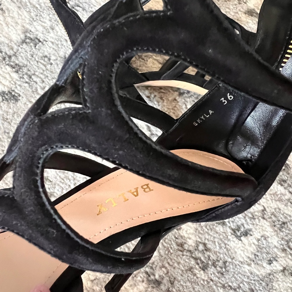 Bally NWOB black suede sandals. Size 36 - Picture 5 of 7